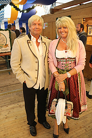 DJ Woiferl legt am Pfingstsonntag und am Donnerstag, 19.05. in der Erdinger Urweisse Hüttn auf (©Foto. Martin Schmitz)